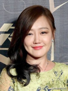 ​昔日荧屏中懵懂的小女孩“薛佳凝”锤炼后成为一位成熟实力派偶像