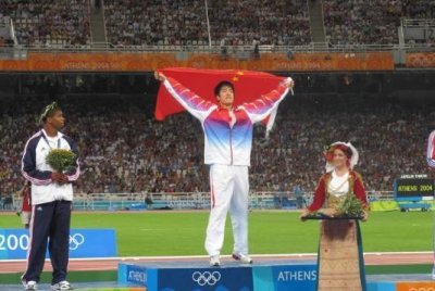 ​“体操王子”李小双：身家过亿娶明星媳妇，结婚17年依旧无儿女