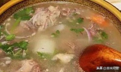 ​羊肉汤怎么做最好吃，掌握3大步骤，汤鲜味美，没有膻味