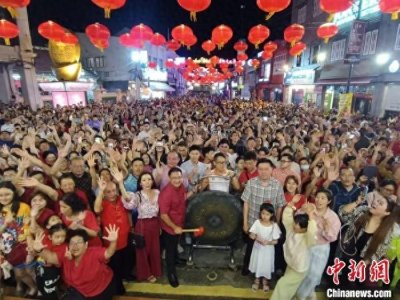 ​华埠迎新春：与世界欢庆中国年