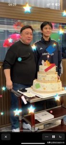 ​王晶70寿宴惊现疯狂小杨哥！切蛋糕环节一个动作引爆合作猜想