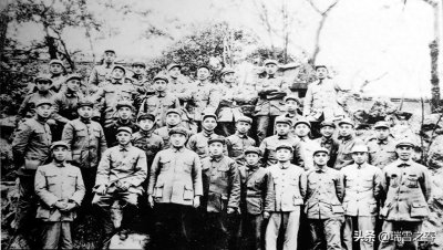 ​杨得志：莫问英雄来路人