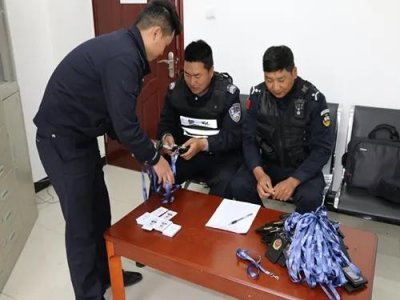 ​为辅警配发工作证！