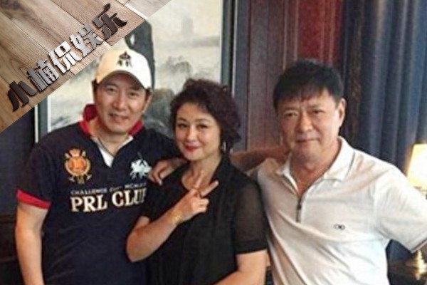 59岁迟志强全家近照曝光,曾因流氓罪入狱4年,又深陷假唱丑闻