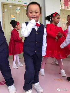 ​拉萨公安真情小故事：“小警察”——淼淼