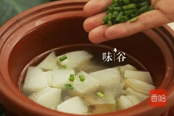 炖牛肉用热水还是凉水,很多人做错了,30年老厨师告诉您正确步骤