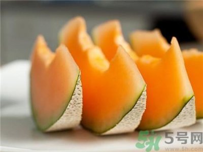 ​黄哈密瓜好吃还是青哈密瓜好吃?黄哈密瓜和绿哈密瓜的区别