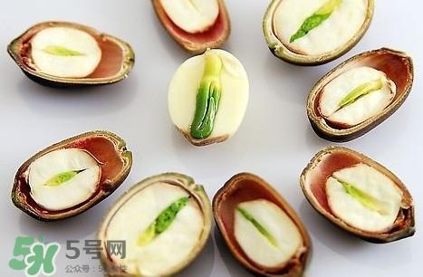 莲子心怎么吃不会苦?莲子心怎么泡水喝 莲子心怎么吃不会苦?莲子心怎么泡水喝