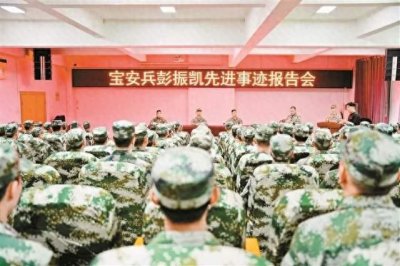 ​先进事迹激发“准新兵”爱国热情！军中见义勇为好榜样回宝安作报告