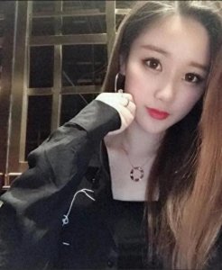 ​池艺璇，女，出生于吉林省吉林市，朝鲜族，毕业于北京广播学院。