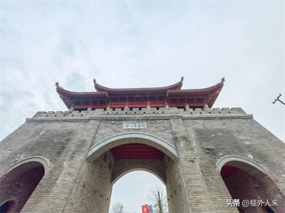 ​新年第一天，开个车车去武功古镇河滩逛会去（原创）